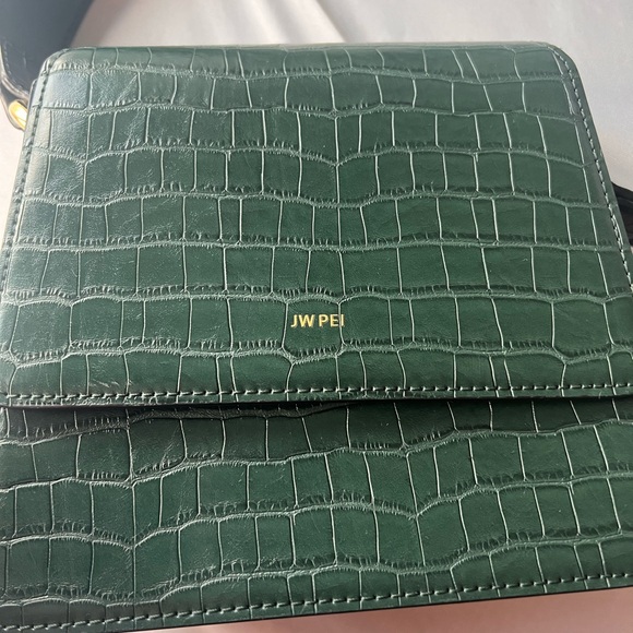 JW PEI Green Croc-Embossed Crossbody Bag - Picture 2 of 3
